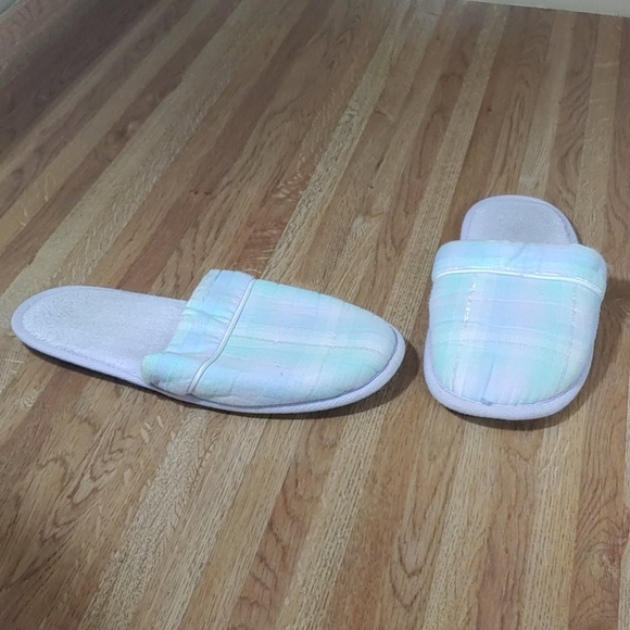 Victoria's Secret Flannel Slippers M - Picture 1 of 8